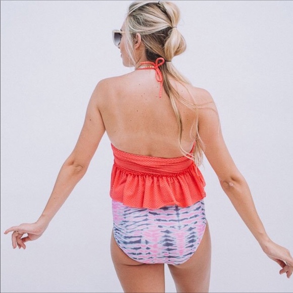 Looking for: Size Medium! - Picture 3 of 3